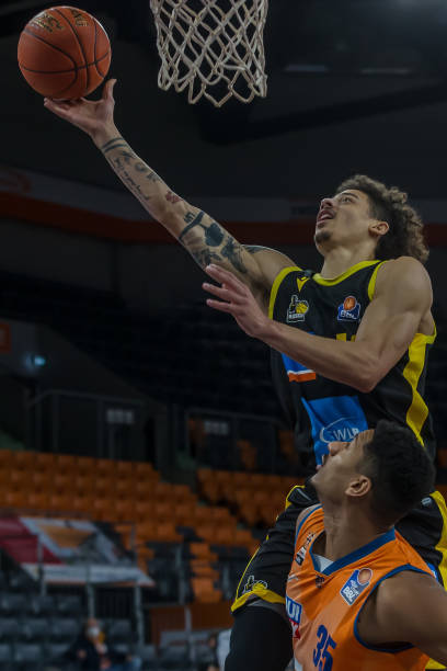 只需球员坚 只需球员坚